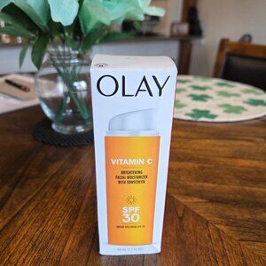 NIB Olay Regenerist Vitamin C Hydrating Moisturizer with SPF 30
